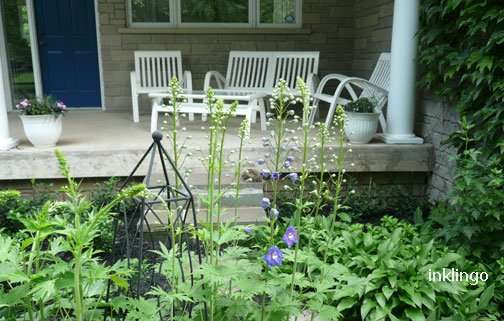 Hand piecing on the front porch, anyone?